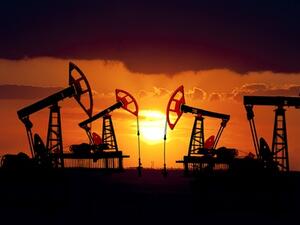 Lower oil prices and decreases in global demand further serve as a "deficit threat" for many Arab states since oil export receipts currently account for 80 percent of government revenues throughout the GCC (Shutterstock)