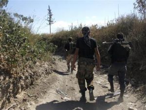 مقاتلون من الجيش السوري الحر المعارض في الغوطة الشرقية
