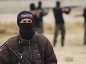 مقاتل إسلامي في معسكر تدريب في الغوطة الشرقية بالقرب من دمشق
