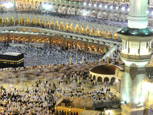 Pilgrims perform haj in 2010. (source: Wikimedia Commons / Fadi El Binni)