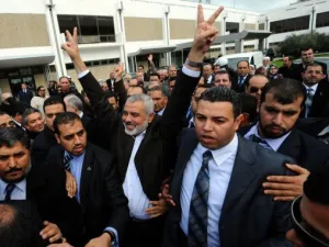 رئيس حكومة حماس اسماعيل هنية خلال زيارته لتونس