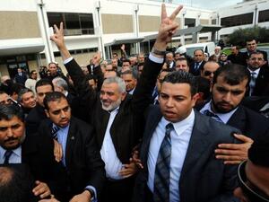 رئيس حكومة حماس اسماعيل هنية خلال زيارته لتونس