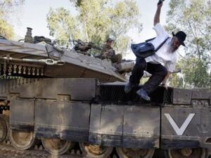 
جدل حول قانونية اعفاء اليهود المتشددين من الخدمة العسكرية 
