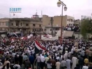 صورة من تسجيل فيديو لتظاهرة في حمص