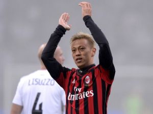 هوندا يجتفل بهدفه