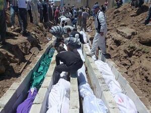 دفن ضحايا المذبحة