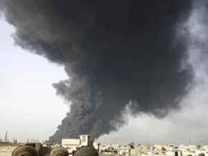 دخان يتصاعد من حمص
