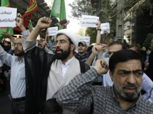 متظاهرون في طهران