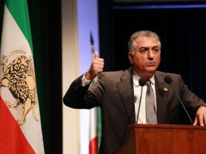 معارضون ايرانيون يشكلون في باريس المجلس الوطني الايراني
