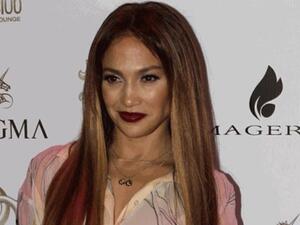 Jennifer Lopez descends on Dubai