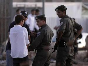 يهود متطرفون يرشقون فلسطينيين بالحجارة في القدس 