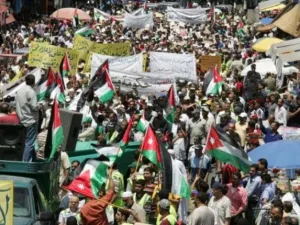 مئات الأردنيين يتظاهرون للمطالبة بالإصلاح 