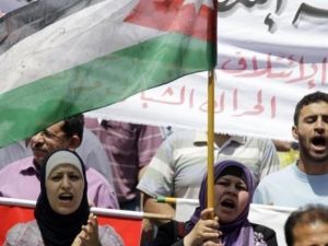 متظاهرون في عمان