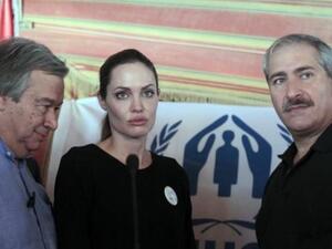 جمة هوليود الاميركية انجلينا جولي في مخيم الزعتري