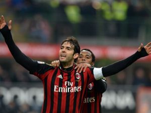كاكا يحتفل بهدفه الـ 101 مع ميلان