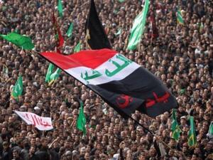 المسيرة من مرقد الامام الحسين الى مرقد الامام العباس في كربلاء
