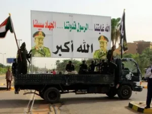 افراد من الجيش والشرطة في الخرطوم