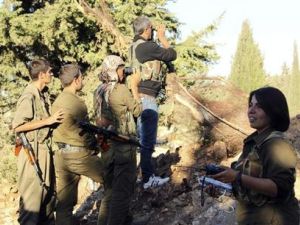 ارشيف/ مقاتلون اكراد قرب حلب