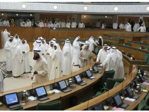 HH Amir chairs emergency meeting on parliament disorder event. Kuwait is today at the center of protesting Arabia.