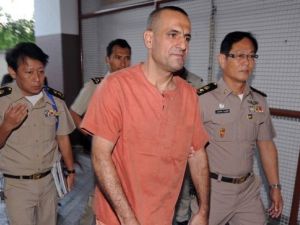 الشرطة تقتاد اللبناني المتهم الى المحكمة