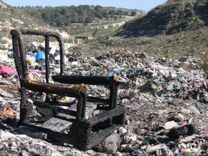 Neglected landfills are a problem for many towns in the district of Bint Jbeil (Photo: Hassan Bahsoun)