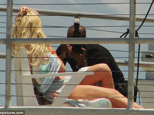 ليندسي لوهان اول مرة