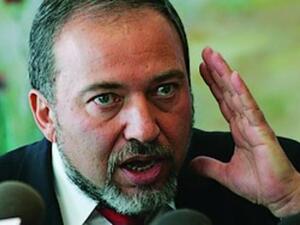 ليبرمان يتوقع "ربيعا فارسيا" 