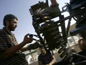 
ثوار ليبيون في وادي دينار