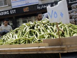 خضروات معروضة في سوق لبنانية