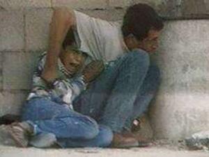 لحظة استشهاد الطفل محمد الدرة