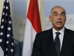 وزير الخارجية المصري محمد كامل عمرو.
