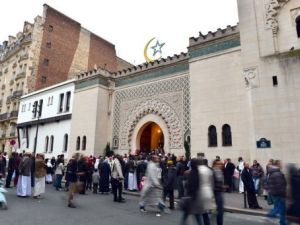 مسلمون مرتدون يطلقون مجلسا لمسلمي فرنسا السابقين