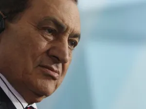 التحقيق جار مع مبارك

