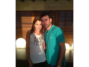 Nancy Ajram huggin' up on French 'The Voice' star Anthony Tuma. (Image: Facebook)