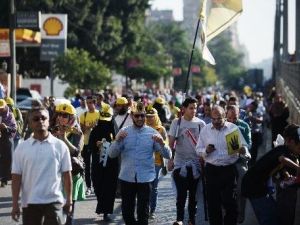 انصار الرئيس المعزول محمد مرسي يتظاهرون في مدينة نصر شرق القاهرة
