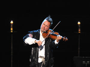 Violinst Nigel Kennedy is being censored by the BBC after likening the rule of the Israeli government to the apartheid in South Africa. (Image courtesy of the BBC)