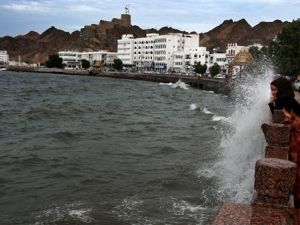 قتيلان في اعصار عمان 