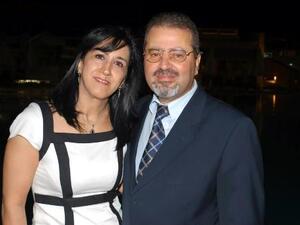 صورة غير محددة التاريخ قدمتها الاسرة للسفير الفلسطيني جمال الجمل وزوجته (
