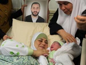 ولادة طفل بتقنية الانابيب لاسير فلسطيني هرب حيواناته المنوية من السجن