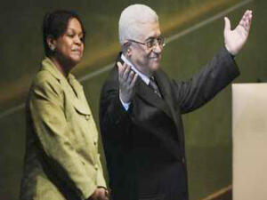 عباس يؤكد رفضه سحب طلب العضوية