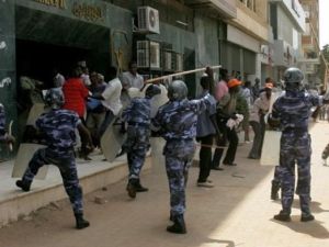 
الشرطة السودانية تفرق تظاهرة في الخرطوم