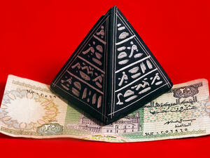 One of the main driving factors behind Morsi's unpopularity was the impression that the Egyptian government was "begging" foreign countries and the International Monetary Fund for money and that this was demeaning Egypt's status in the world.
