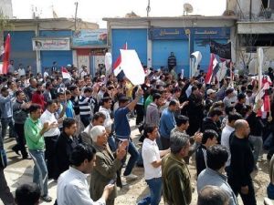 تظاهرات مطالبة بالاصلاح في مدينة القامشلي شمال شرق سوريا 
