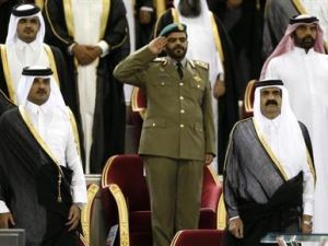 حمد بن خليفة ونجله الشيخ تميم بن حمد آل ثاني