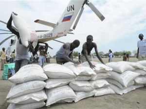طائرة هليكوبتر روسية تابعة للامم المتحدة تنقل مساعدات في بيبور بجنوب السودان
