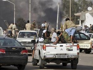 مقاتلون يستعدون لاشتباكات بين بين ميليشيات متناحرة في سبها بجنوب ليبيا 