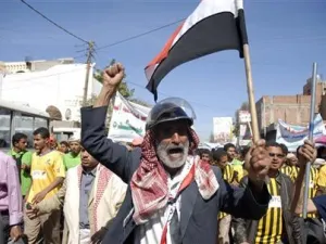 محتجون معارضون للحكومة يتظاهرون في صنعاء
