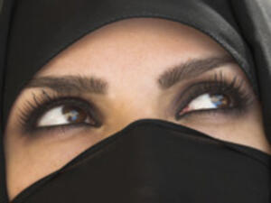 Saudi female eyes can speak a thousand seductive words...