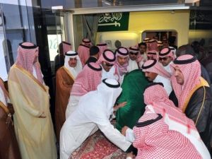تشييع ولي العهد السعودي الى مثواه الاخير في مكة المكرمة 