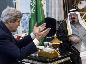 العاهل السعودي مستقبلا كيري